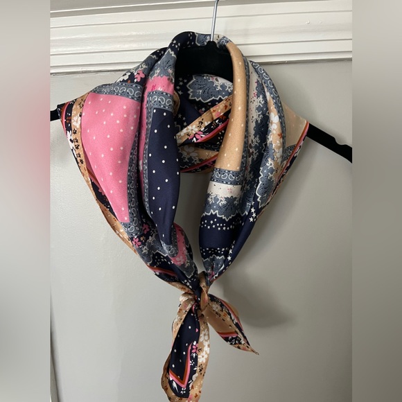 Ann Taylor Accessories - Ann Taylor little silk scarf.